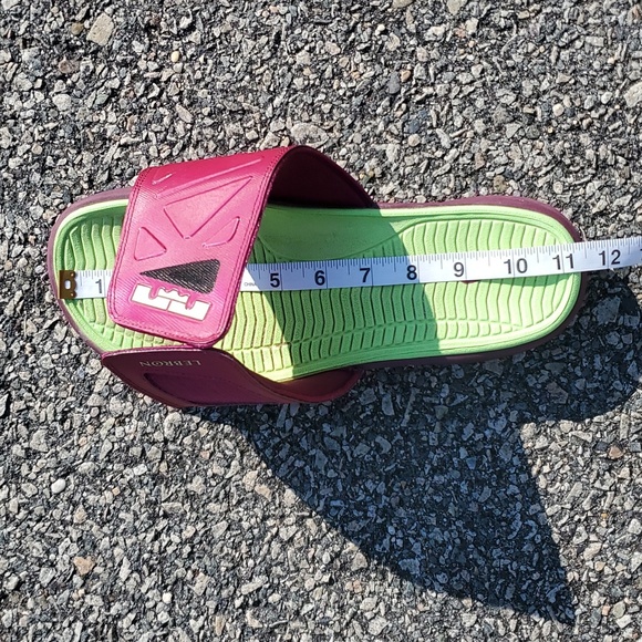 Nike Air Max LeBron James Sandals - Picture 15 of 15